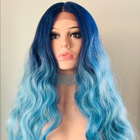 A Very Pretty 28” Blue Lace Front Synthetic Wig - Picture 4 of 11
